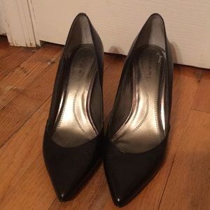 Tahari Pumps